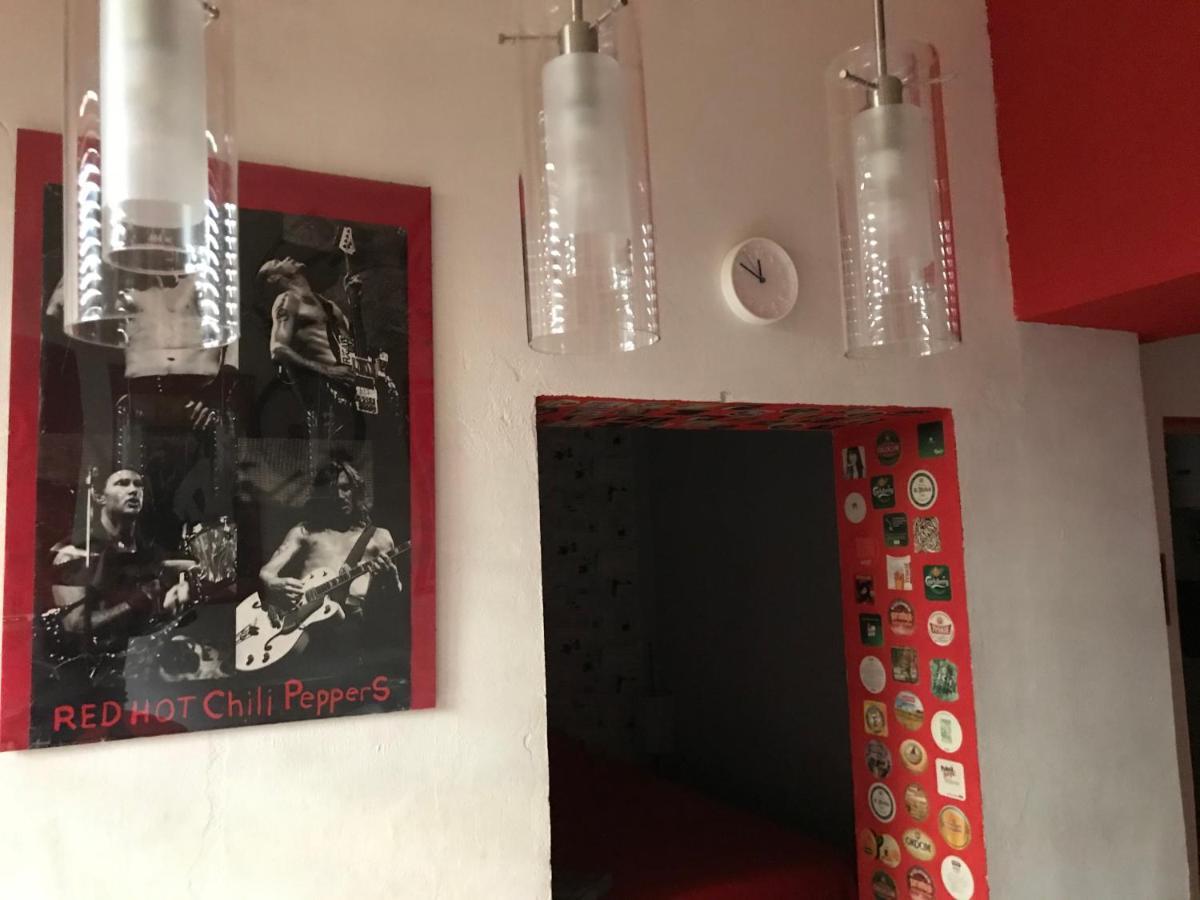 Studio Red And White Apartment Lodź Bagian luar foto