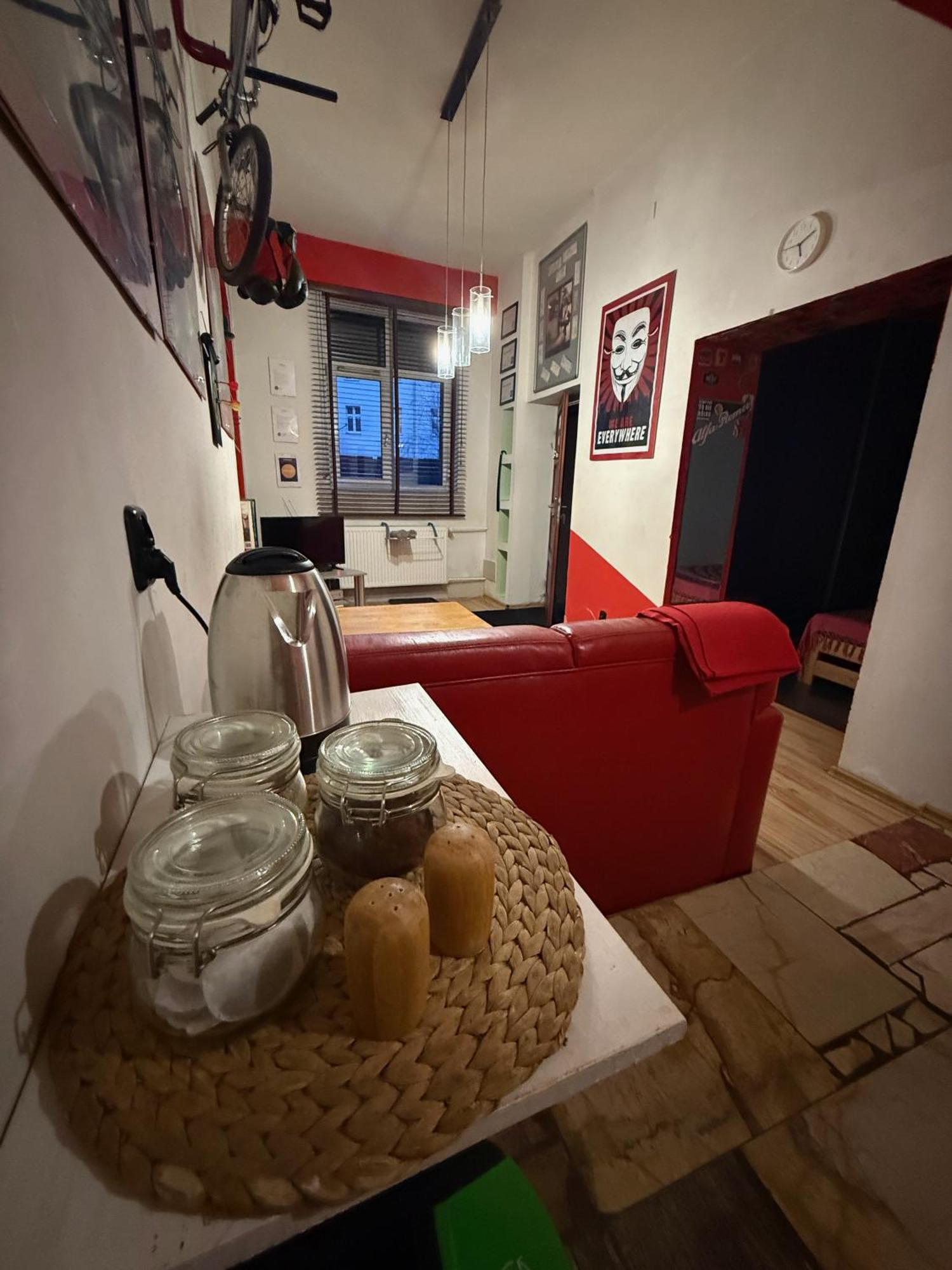 Studio Red And White Apartment Lodź Bagian luar foto