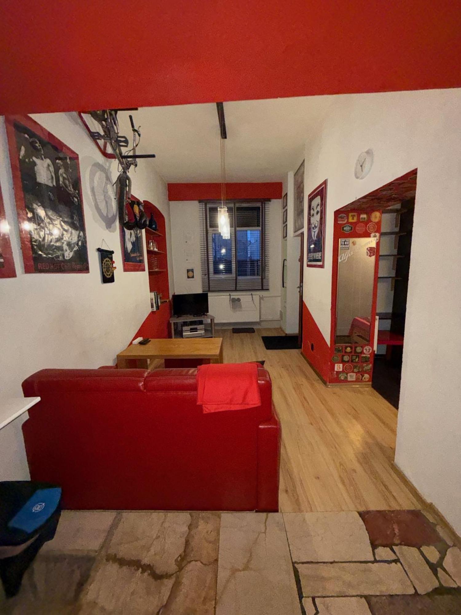 Studio Red And White Apartment Lodź Bagian luar foto